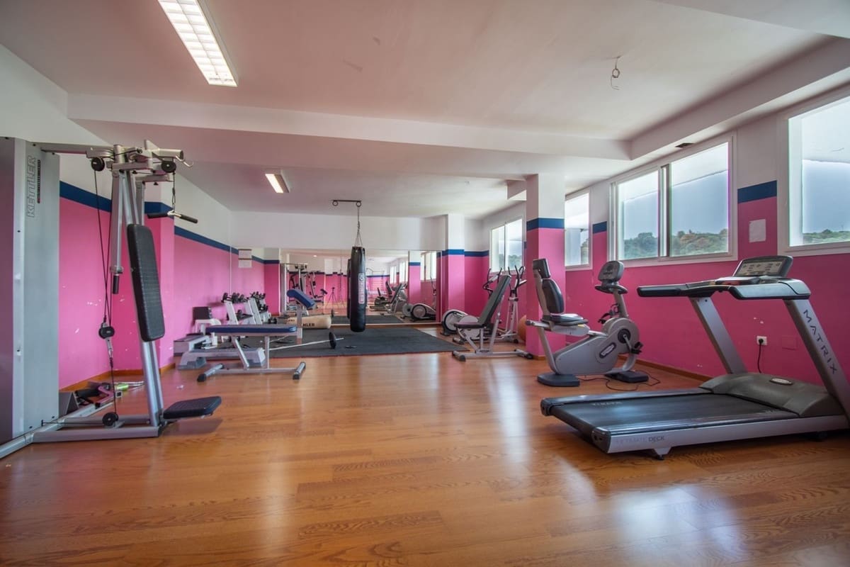 4 soveværelse Lejlighed til salg i New Golden Mile med swimmingpool garage - € 619.000 (Ref: 8725143)