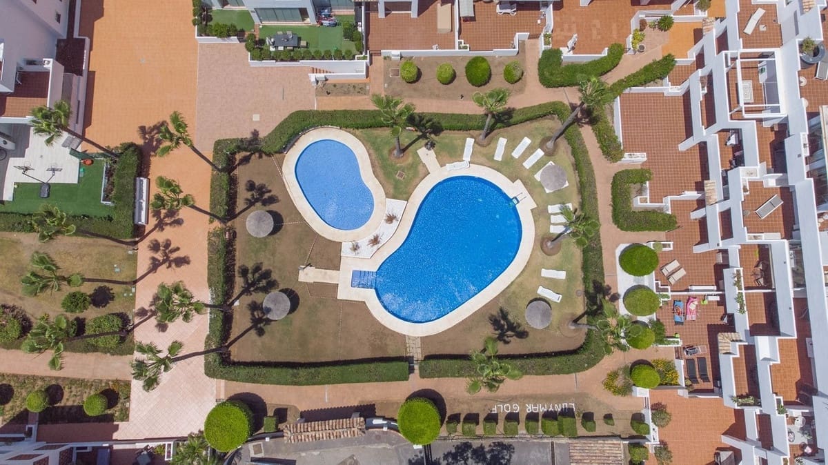 4 soveværelse Lejlighed til salg i New Golden Mile med swimmingpool garage - € 619.000 (Ref: 8725143)