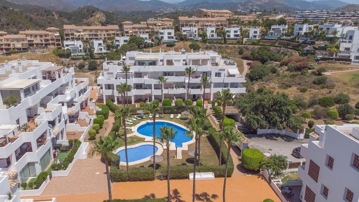 4 soveværelse Lejlighed til salg i New Golden Mile med swimmingpool garage - € 619.000 (Ref: 8725143)