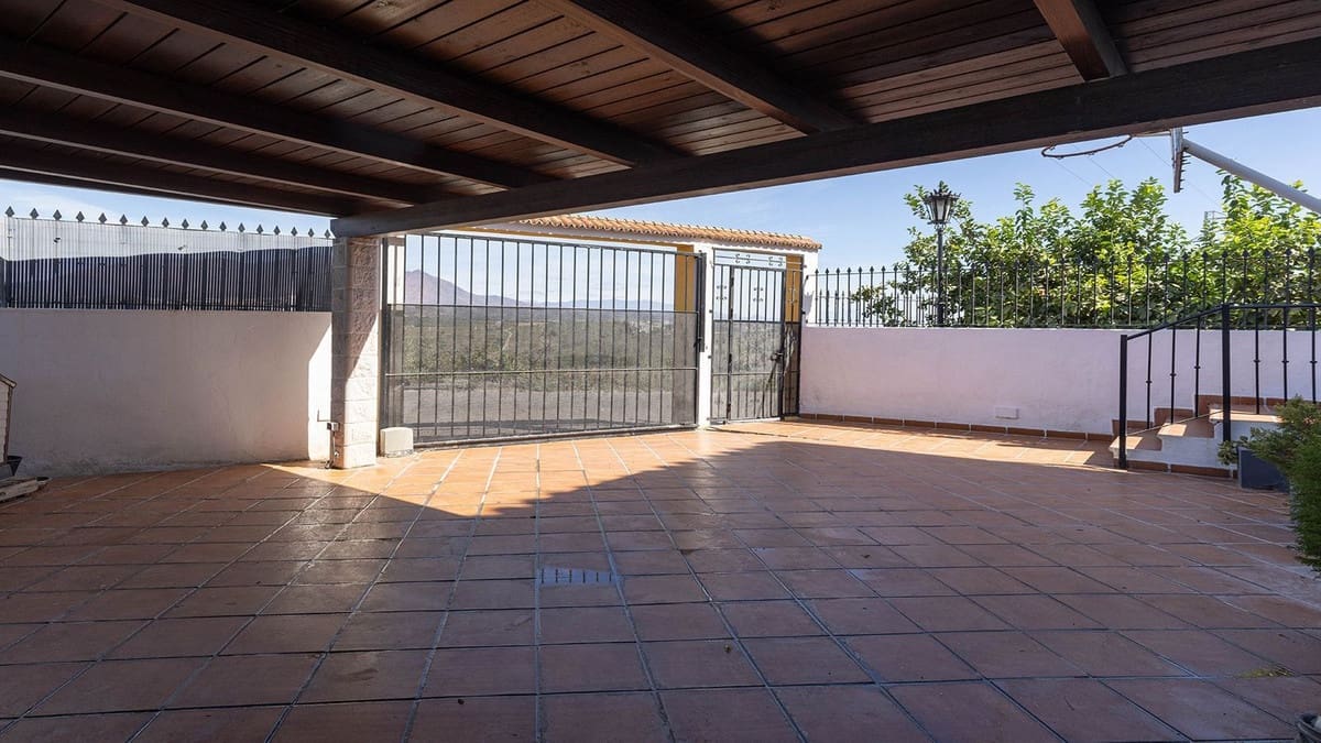 3 bedroom Townhouse for sale in Manilva with pool garage - € 399,000 (Ref: 8765810)