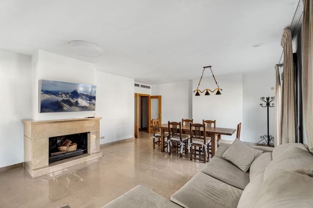 3 chambre Penthouse à vendre à San Pedro de Alcantara, Marbella avec piscine garage - 690 000 € (Ref: 8769055)