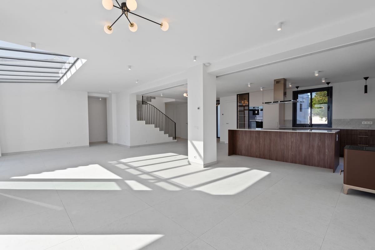 4 soverom Villa til salgs i Elviria med svømmebasseng garasje - € 2 390 000 (Ref: 8782017)