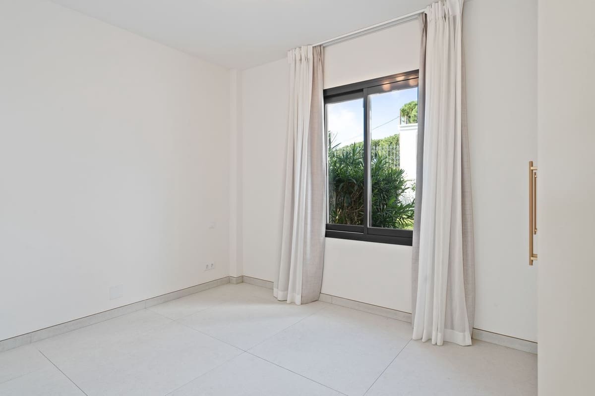 4 soveværelse Villa til salg i Elviria med swimmingpool garage - € 2.290.000 (Ref: 8782017)