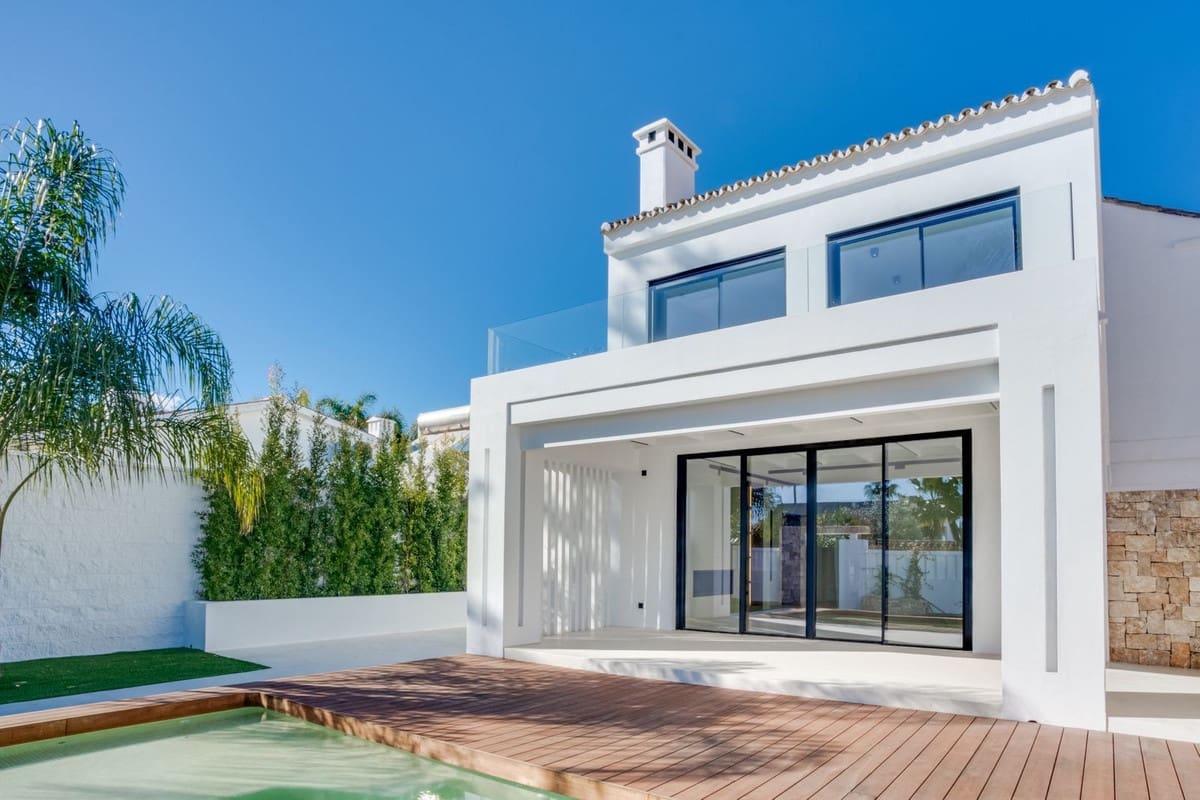 4 soverom Villa til salgs i Costalita med svømmebasseng garasje - € 1 895 000 (Ref: 8785912)