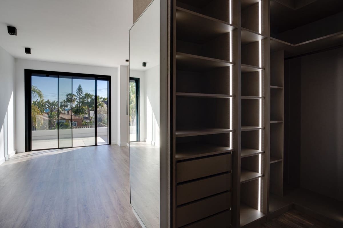 4 soverom Villa til salgs i Costalita med svømmebasseng garasje - € 1 895 000 (Ref: 8785912)