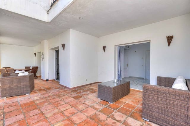 4 sovrum Hus till salu i Estepona med pool garage - 560 000 € (Ref: 8807402)