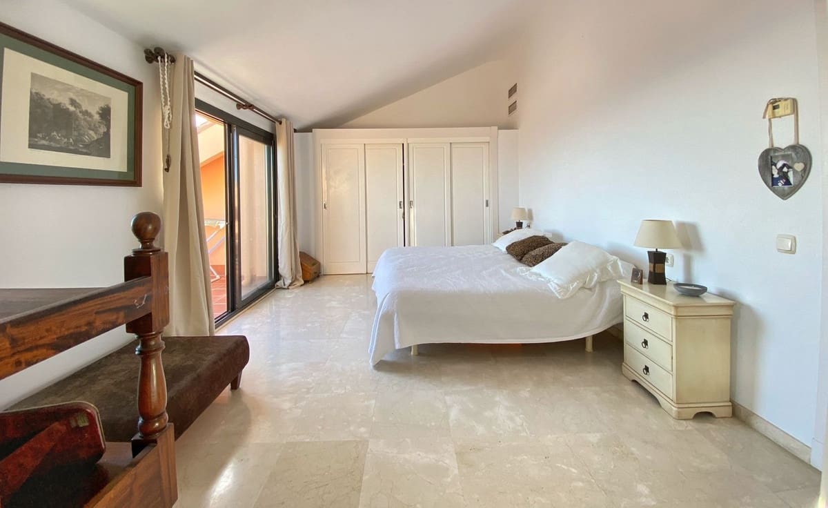 3 soverom Leilighet til salgs i Calahonda med svømmebasseng garasje - € 495 000 (Ref: 8807403)