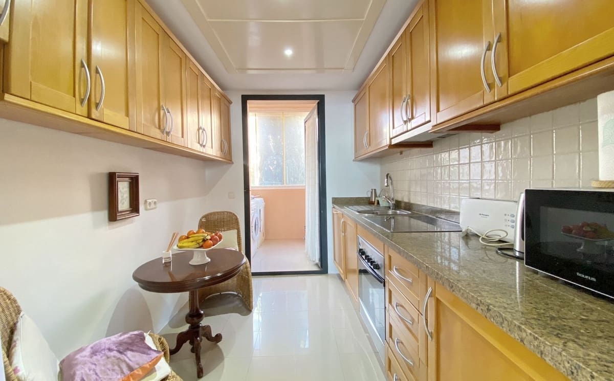 3 soverom Leilighet til salgs i Calahonda med svømmebasseng garasje - € 495 000 (Ref: 8807403)