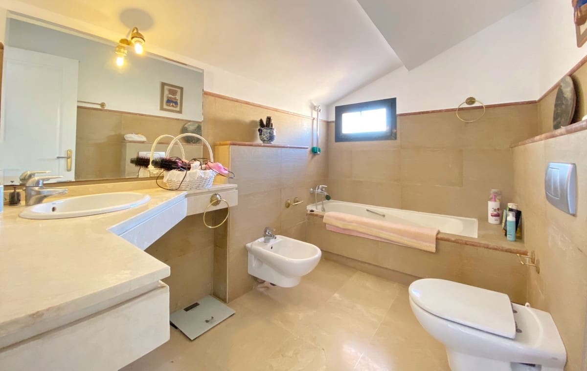 3 soverom Leilighet til salgs i Calahonda med svømmebasseng garasje - € 495 000 (Ref: 8807403)