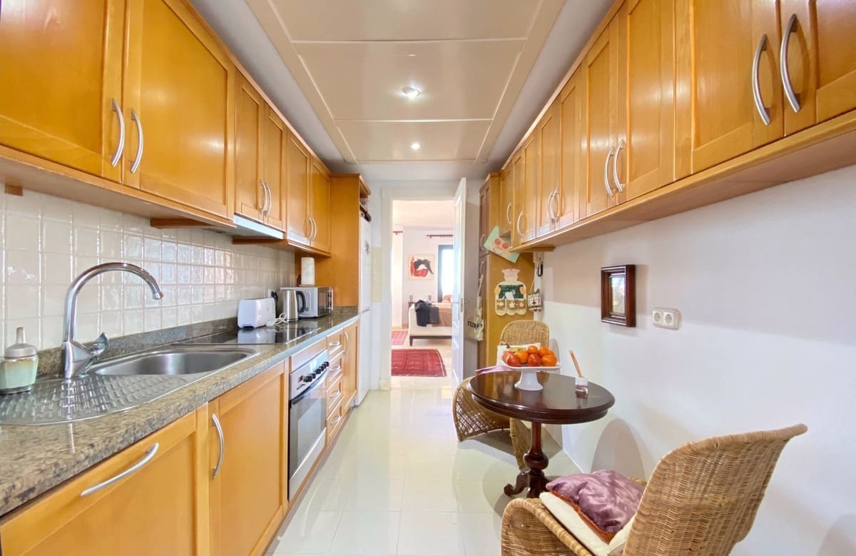 3 soverom Leilighet til salgs i Calahonda med svømmebasseng garasje - € 495 000 (Ref: 8807403)