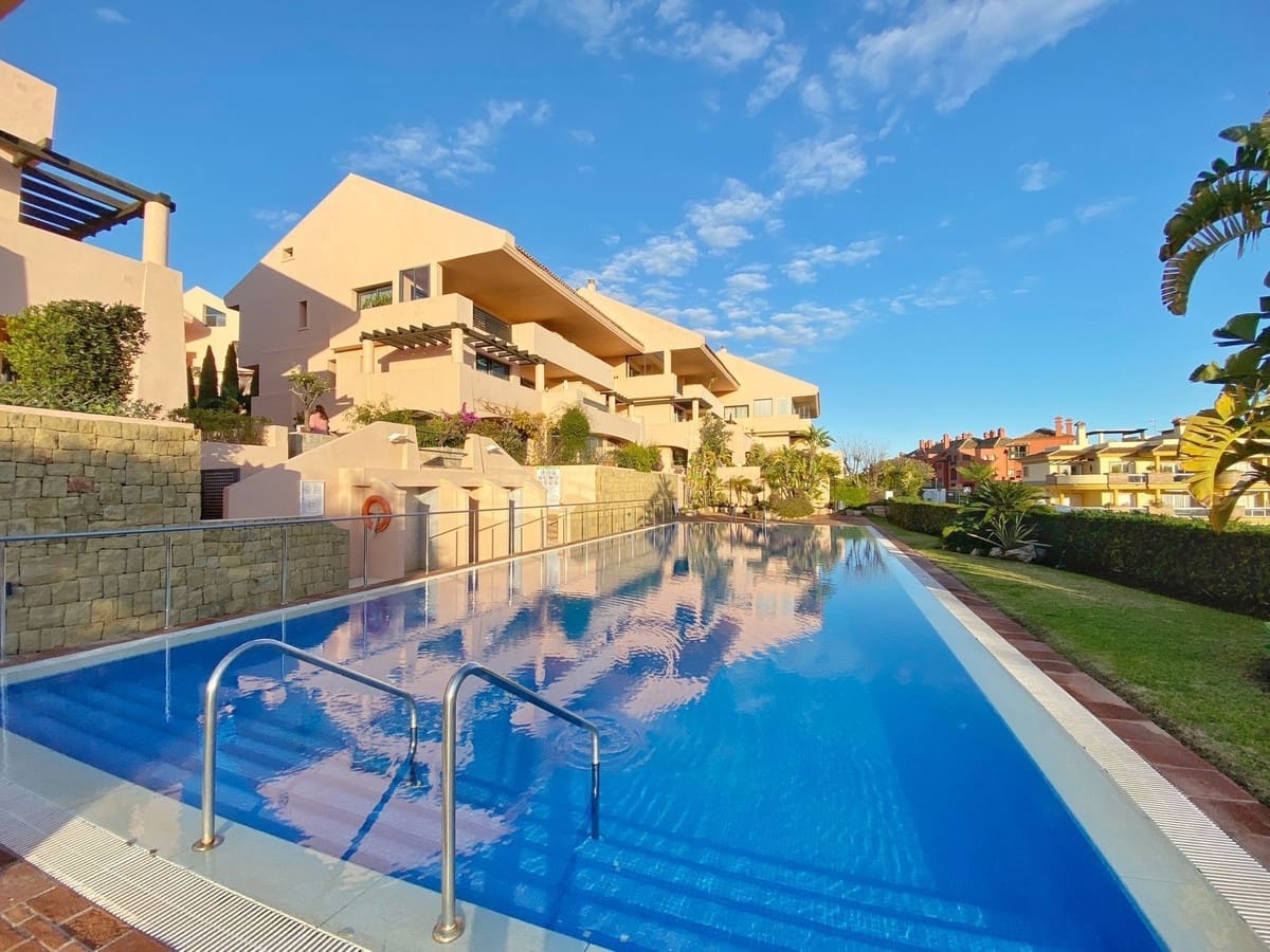 3 soverom Leilighet til salgs i Calahonda med svømmebasseng garasje - € 495 000 (Ref: 8807403)