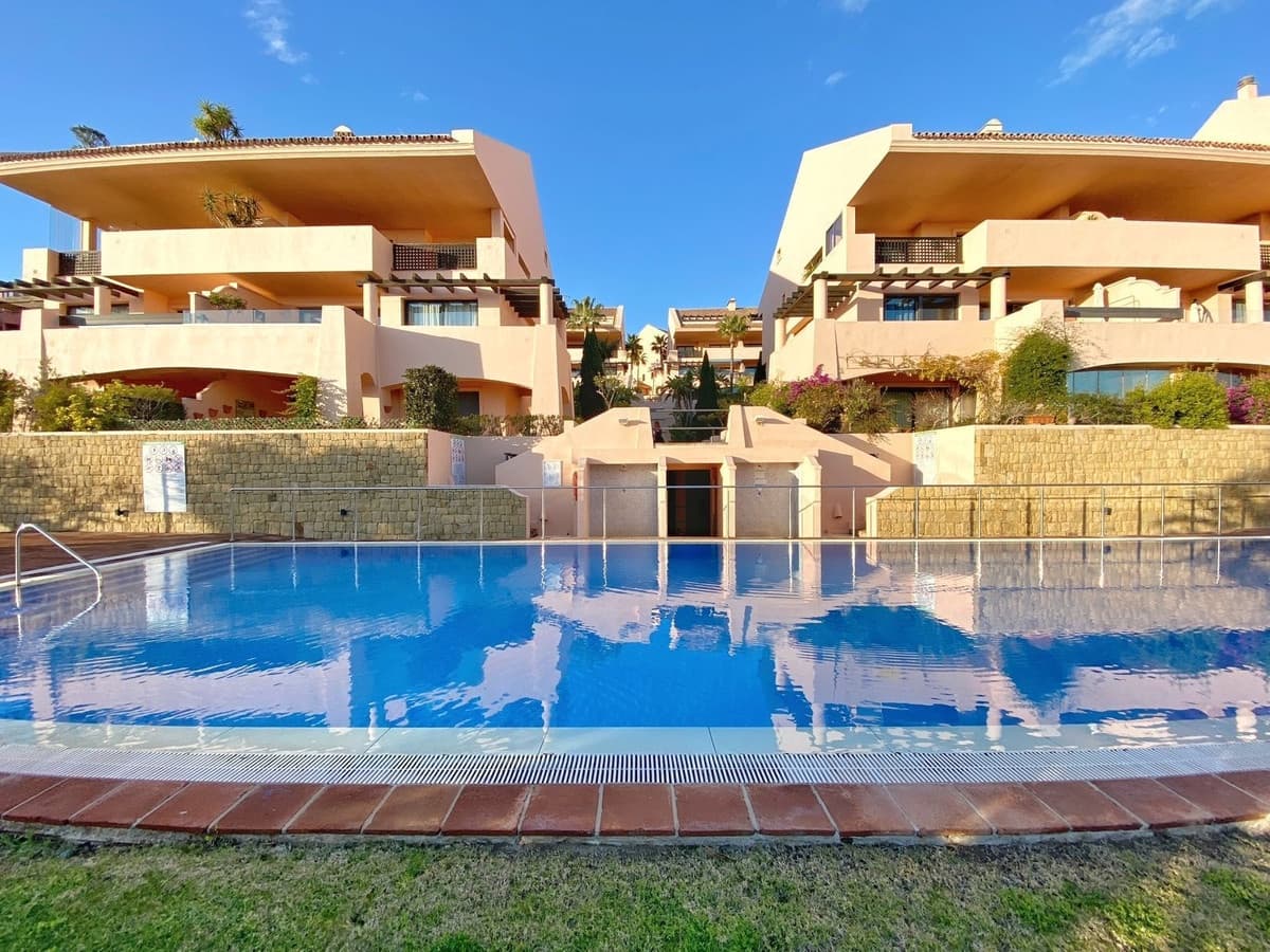 3 soverom Leilighet til salgs i Calahonda med svømmebasseng garasje - € 495 000 (Ref: 8807403)