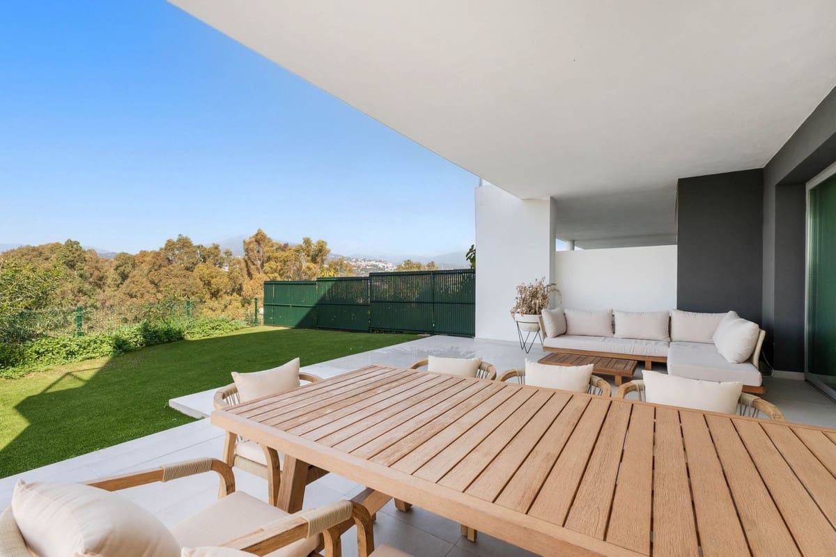 3 soveværelse Semi-Rækkehus til salg i Guadalmina med swimmingpool garage - € 1.295.000 (Ref: 8850110)