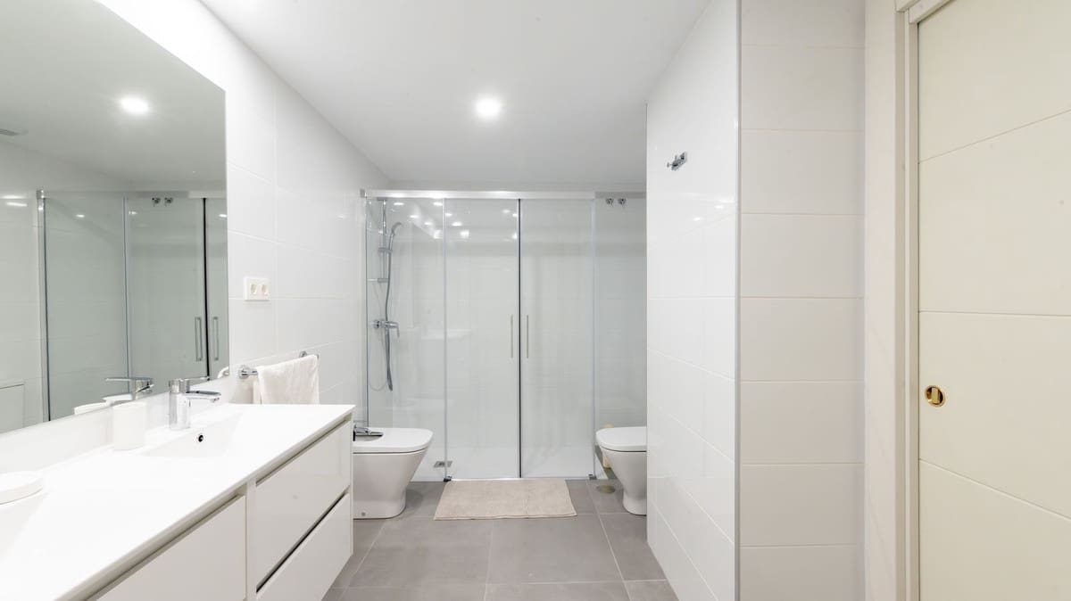 3 bedroom Apartment for sale in Benalmadena with pool garage - € 793,000 (Ref: 8850112)