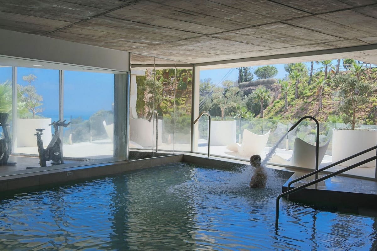 2 soveværelse Lejlighed til salg i Benalmadena med swimmingpool garage - € 1.095.000 (Ref: 8880563)