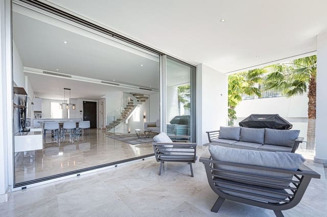 4 soverom Hus til salgs i Río Real, Marbella med svømmebasseng garasje - € 1 250 000 (Ref: 8881068)