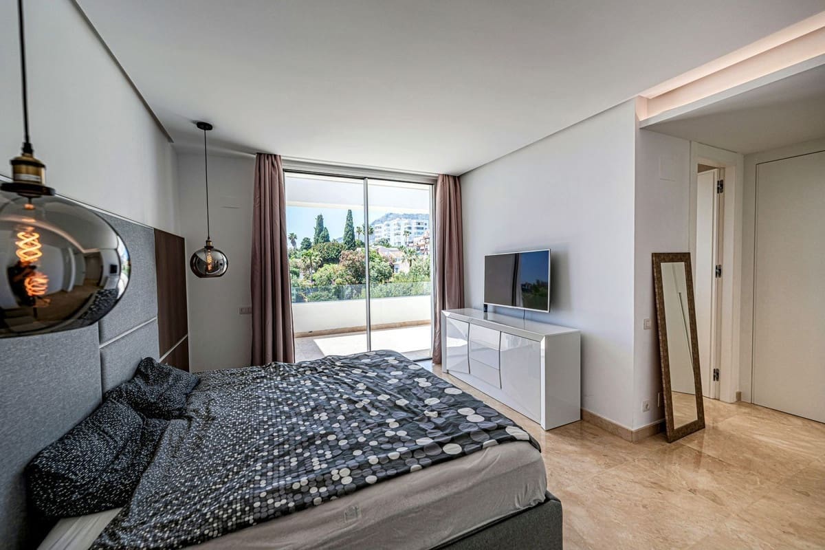 4 soveværelse Byhus til salg i Rio Real med swimmingpool garage - € 1.250.000 (Ref: 8881068)