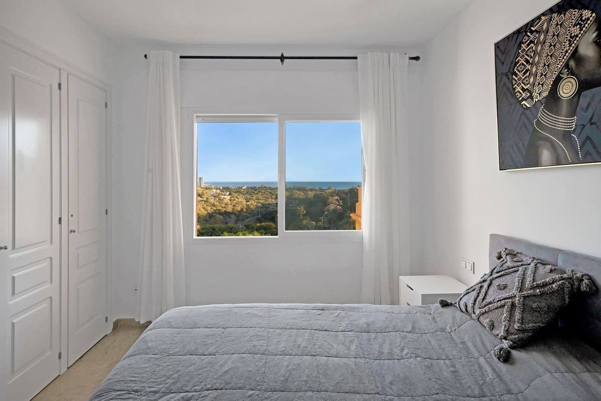 2 sypialnia Apartament na sprzedaż w Elviria z basenem garażem - 549 000 € (Ref: 8889328)