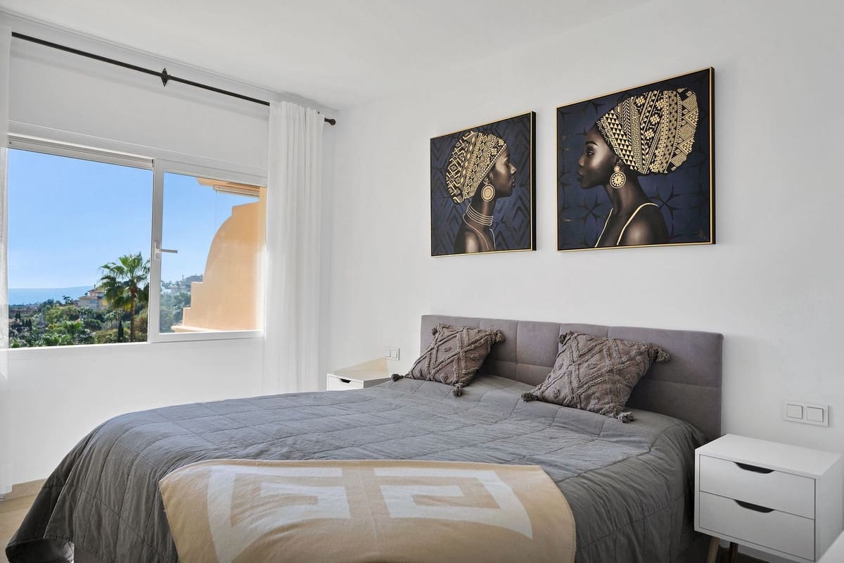 2 soverom Leilighet til salgs i Elviria med svømmebasseng garasje - € 539 000 (Ref: 8889328)