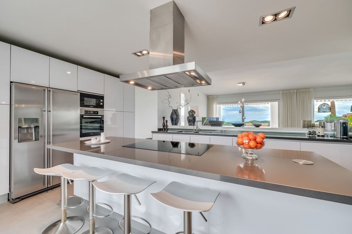 5 soverom Villa til salgs i La Mairena med svømmebasseng garasje - € 2 195 000 (Ref: 8891604)