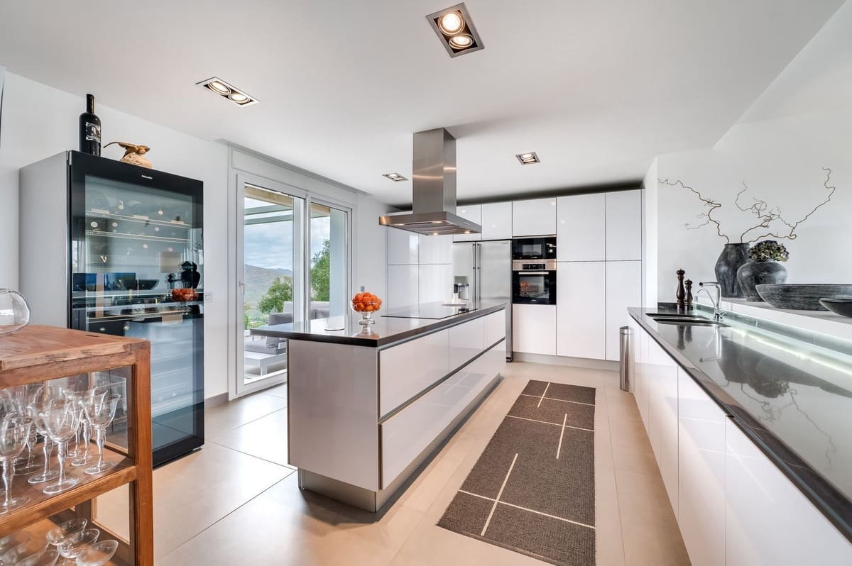 5 soverom Villa til salgs i La Mairena med svømmebasseng garasje - € 2 195 000 (Ref: 8891604)