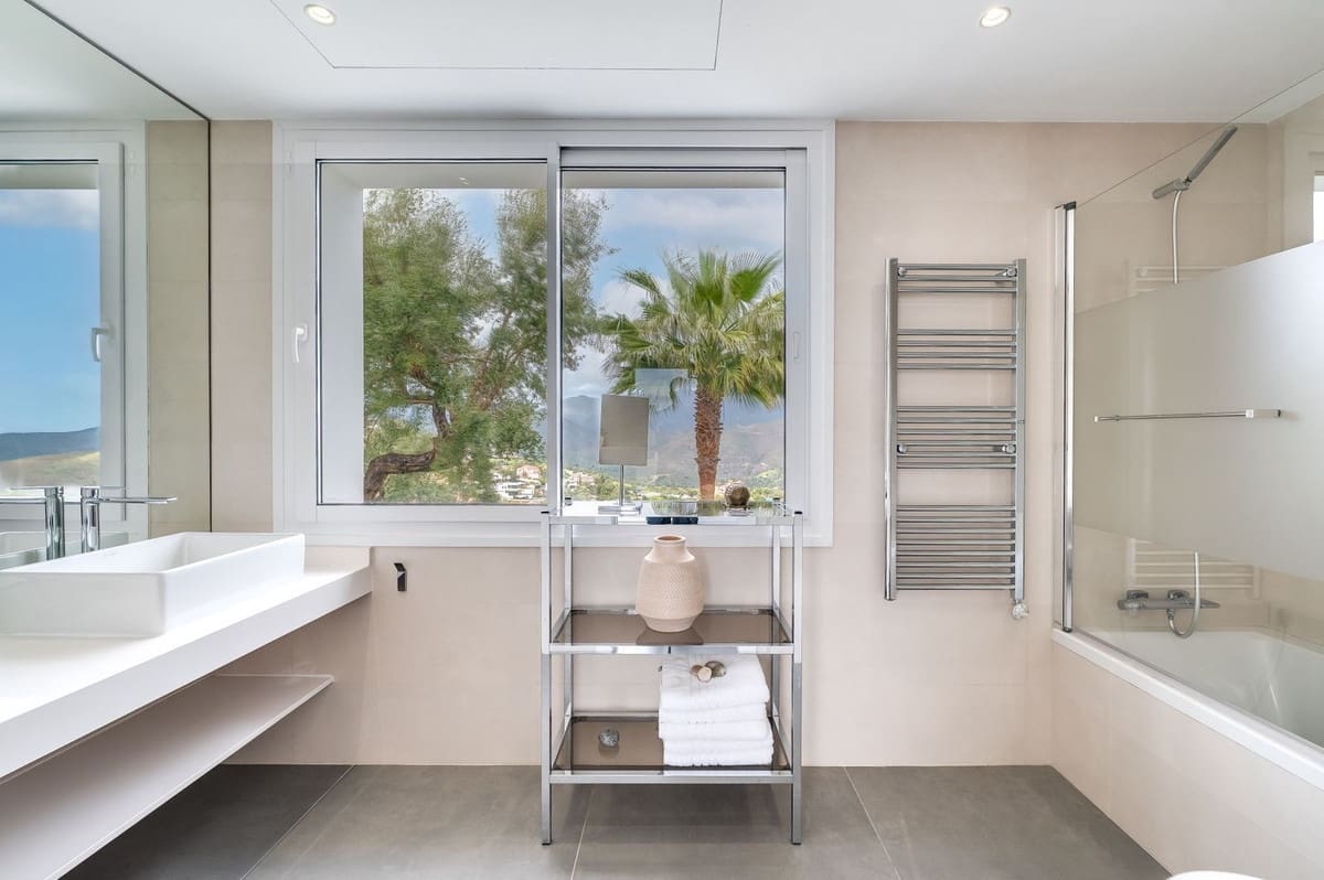 5 soverom Villa til salgs i La Mairena med svømmebasseng garasje - € 2 195 000 (Ref: 8891604)