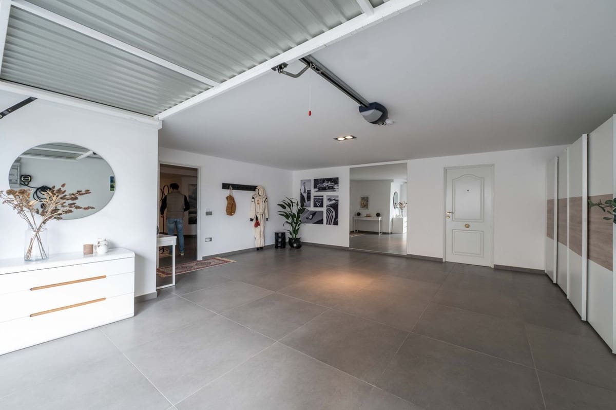 5 soverom Villa til salgs i La Mairena med svømmebasseng garasje - € 2 195 000 (Ref: 8891604)