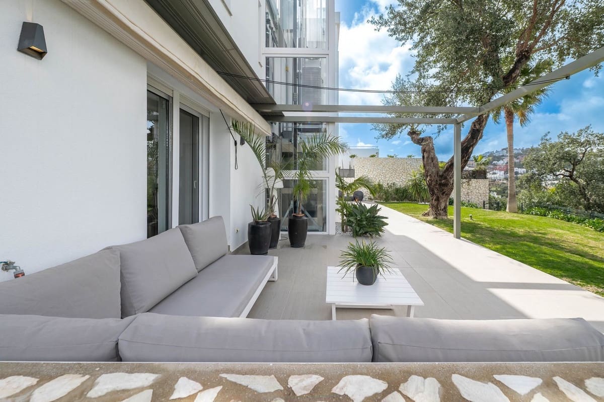 5 soverom Villa til salgs i La Mairena med svømmebasseng garasje - € 2 195 000 (Ref: 8891604)