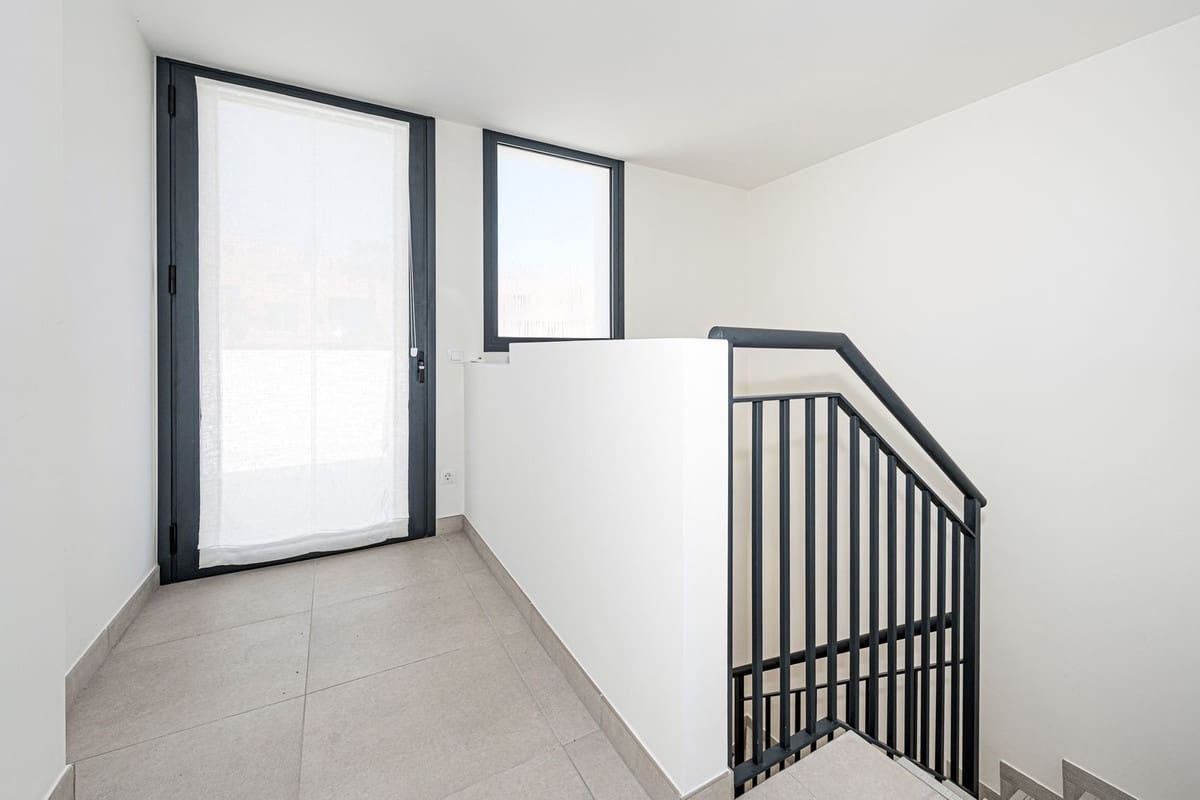 4 soverom Hus til salgs i Manilva med svømmebasseng garasje - € 829 000 (Ref: 8920203)