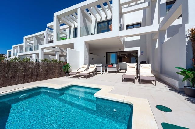 4 soveværelse Byhus til salg i Manilva med swimmingpool garage - € 829.000 (Ref: 8920203)