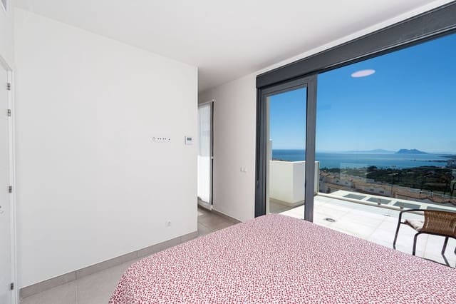 4 soveværelse Byhus til salg i Manilva med swimmingpool garage - € 829.000 (Ref: 8920203)