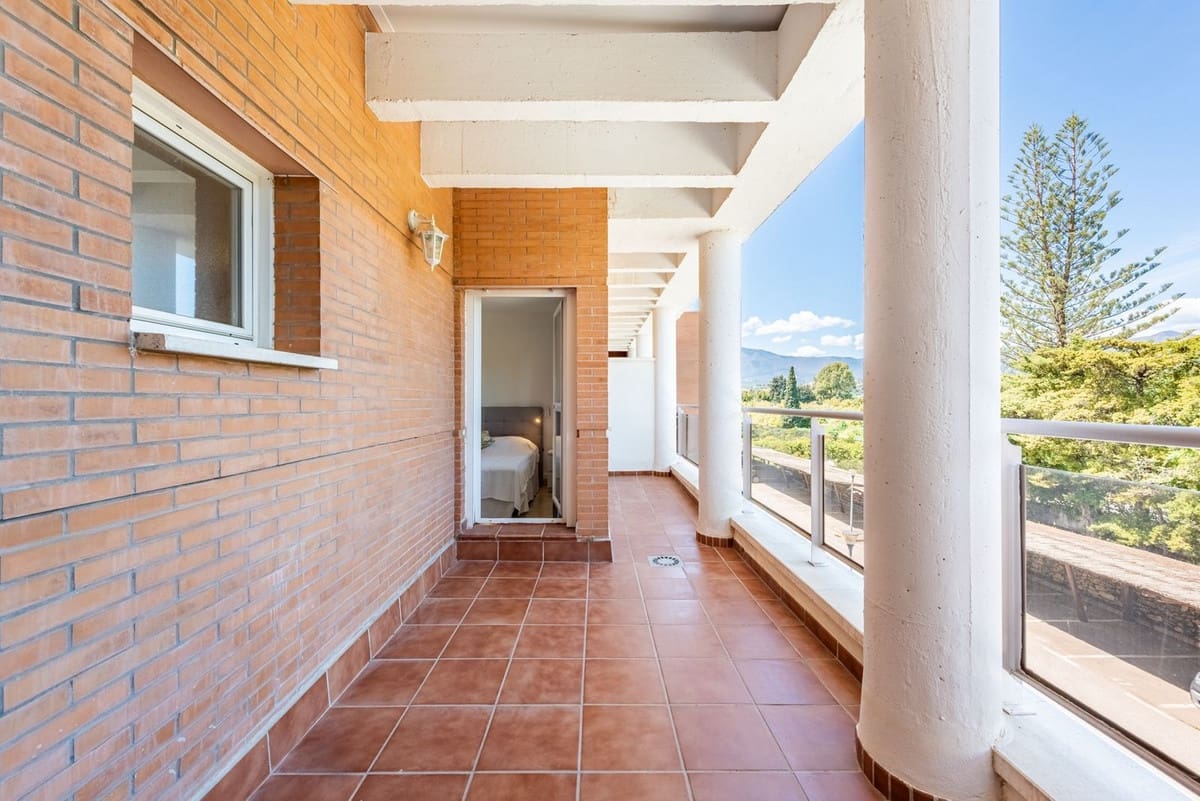 4 chambre Appartement à vendre à New Golden Mile avec piscine garage - 549 000 € (Ref: 8923317)