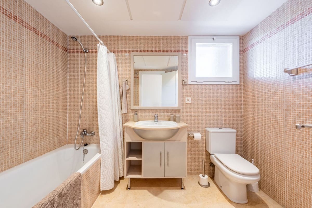 4 chambre Appartement à vendre à New Golden Mile avec piscine garage - 549 000 € (Ref: 8923317)