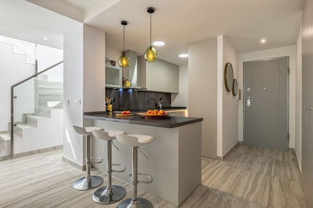 2 makuuhuone Huoneisto myytävänä paikassa Cancelada, Estepona mukana uima-altaan 
autotalli - 675 000 € (Ref: 8931147)