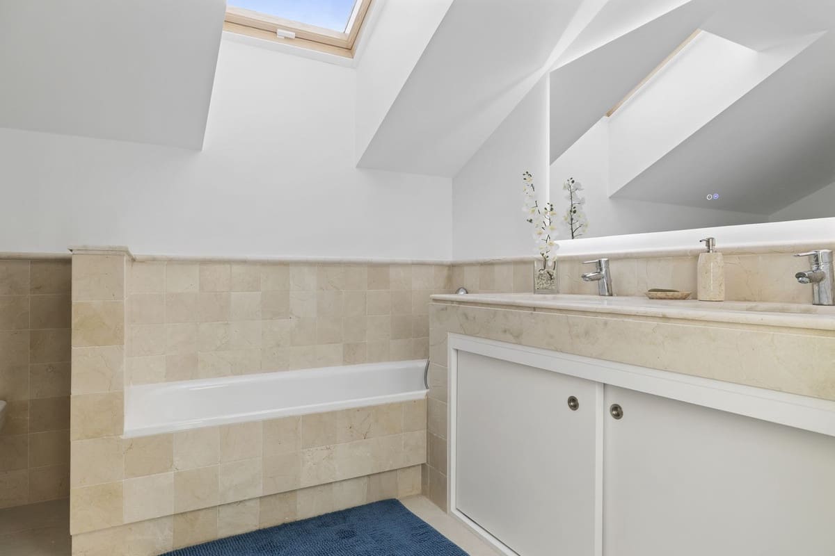 3 soverom Villa til salgs i Benalmadena med svømmebasseng garasje - € 1 200 000 (Ref: 8940759)