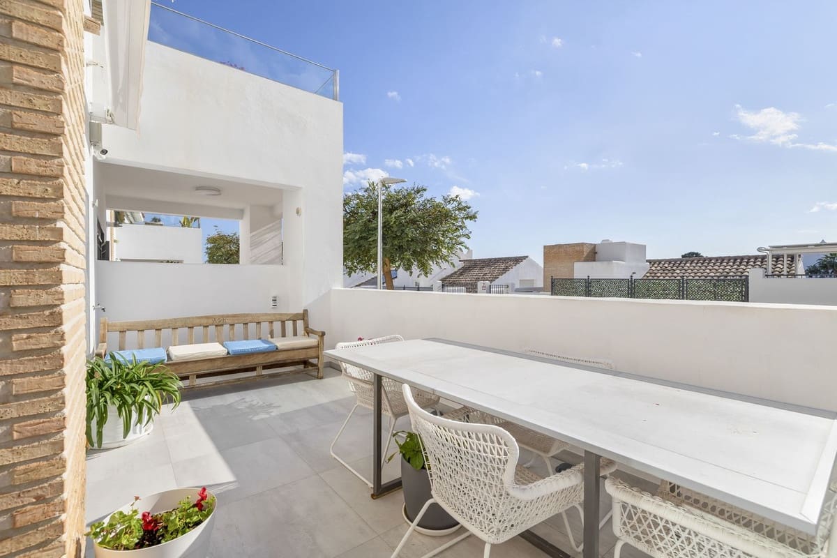 3 soverom Villa til salgs i Benalmadena med svømmebasseng garasje - € 1 200 000 (Ref: 8940759)