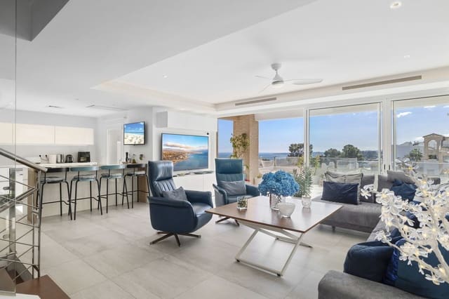 3 soveværelse Villa til salg i Benalmádena med swimmingpool garage - € 1.200.000 (Ref: 8940759)