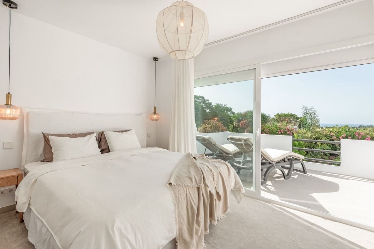 3 soveværelse Byhus til salg i Nueva Andalucia med swimmingpool garage - € 775.000 (Ref: 8945620)