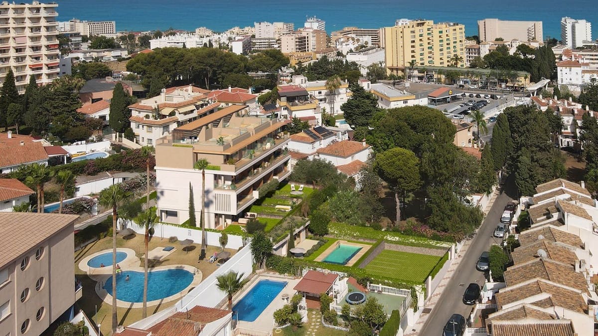 2 bedroom Apartment for sale in Torremolinos with pool garage - € 438,000 (Ref: 8956367)
