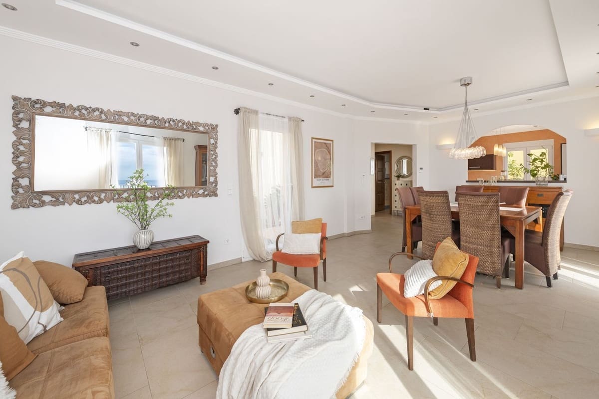 4 soverom Villa til salgs i Benalmadena med svømmebasseng garasje - € 1 090 000 (Ref: 8981878)