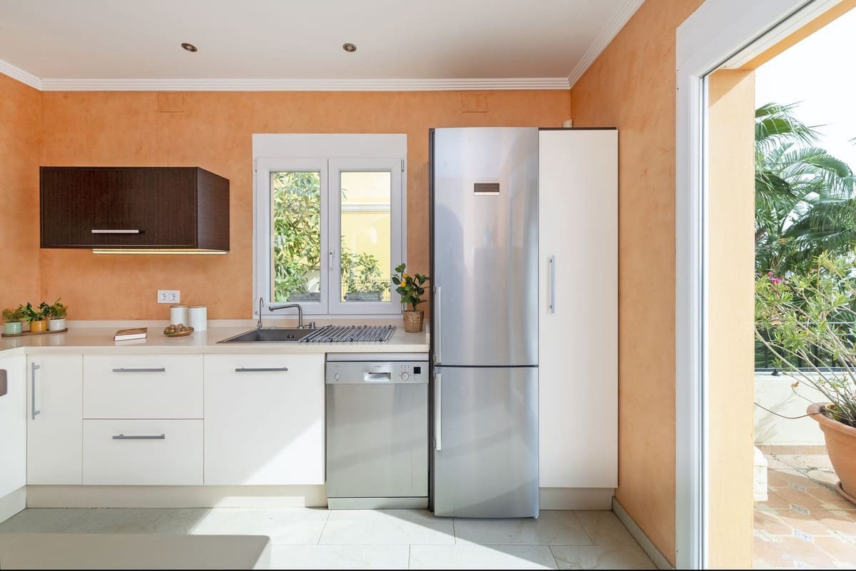 4 soverom Villa til salgs i Benalmadena med svømmebasseng garasje - € 1 090 000 (Ref: 8981878)