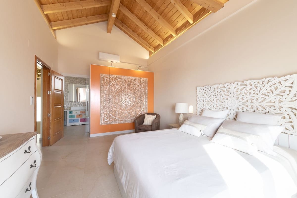 4 soverom Villa til salgs i Benalmadena med svømmebasseng garasje - € 1 090 000 (Ref: 8981878)