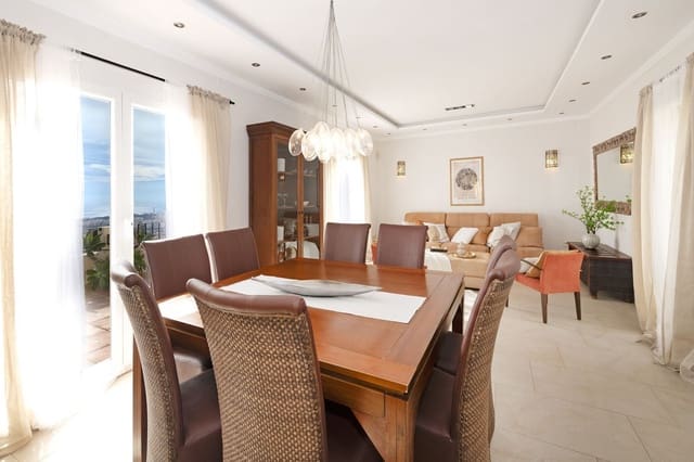 4 soveværelse Villa til salg i Benalmádena med swimmingpool garage - € 1.090.000 (Ref: 8981878)