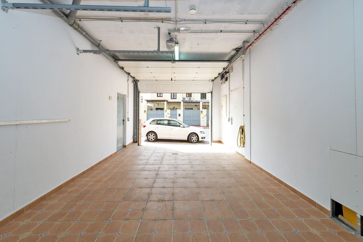 4 soverom Villa til salgs i Benalmadena med svømmebasseng garasje - € 1 090 000 (Ref: 8981878)