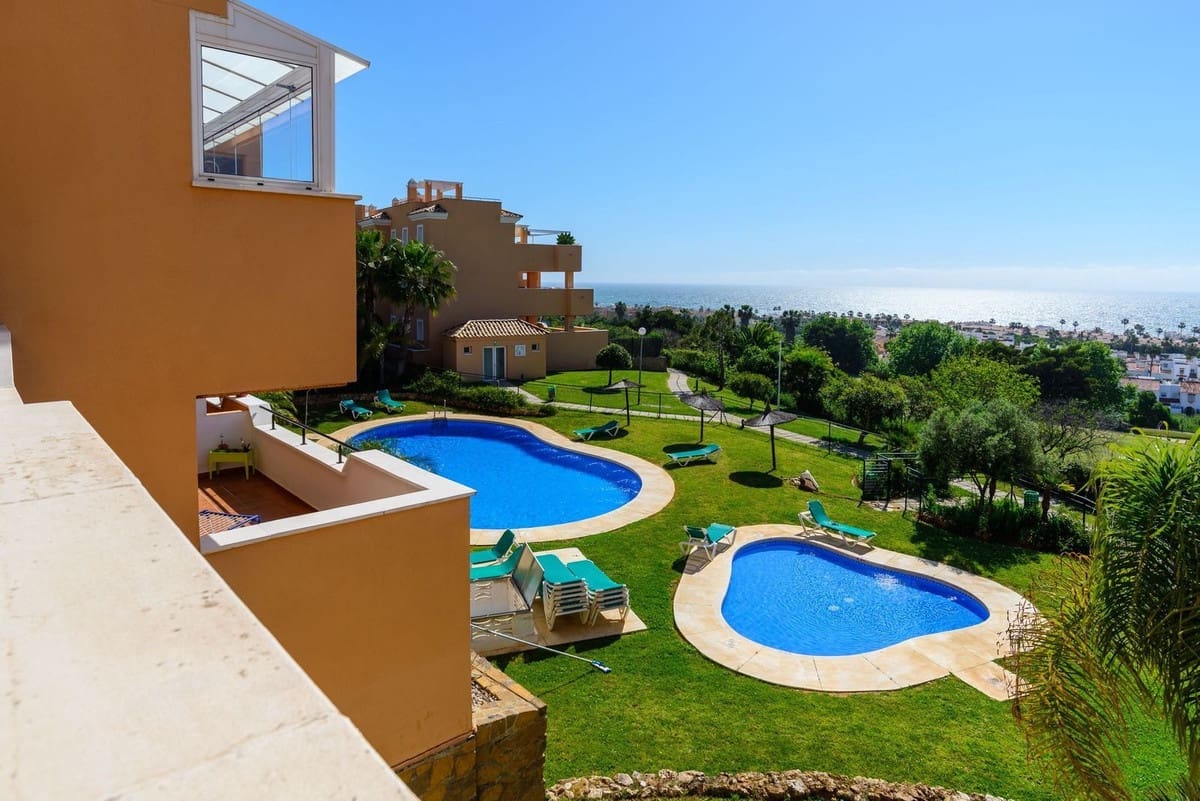 2 bedroom Apartment for sale in Bahia de Casares with pool garage - € 340,000 (Ref: 8989665)