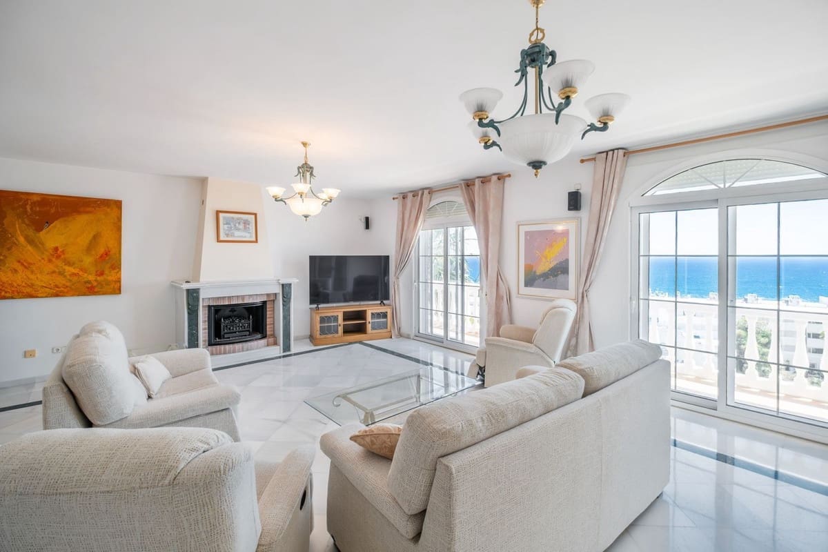 5 sypialnia Willa na sprzedaż w Benalmadena z basenem garażem - 1 395 000 € (Ref: 9000410)