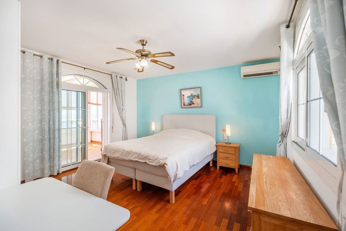 5 sypialnia Willa na sprzedaż w Benalmadena z basenem garażem - 1 395 000 € (Ref: 9000410)