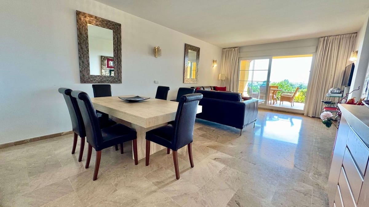 2 bedroom Apartment for sale in Nueva Andalucia with pool garage - € 585,000 (Ref: 9000412)