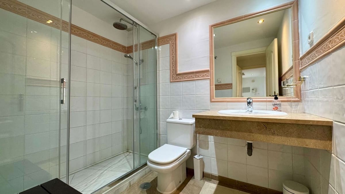 2 bedroom Apartment for sale in Nueva Andalucia with pool garage - € 585,000 (Ref: 9000412)