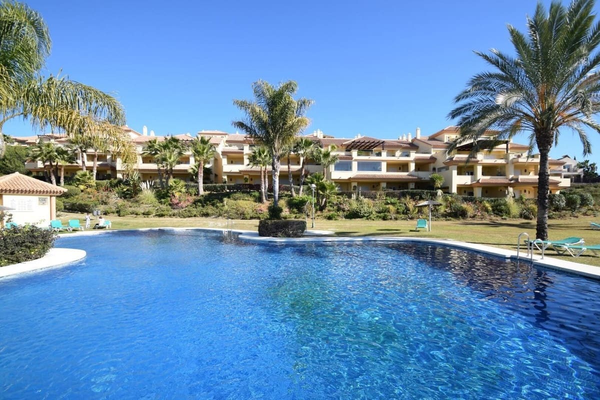 2 bedroom Apartment for sale in Nueva Andalucia with pool garage - € 585,000 (Ref: 9000412)
